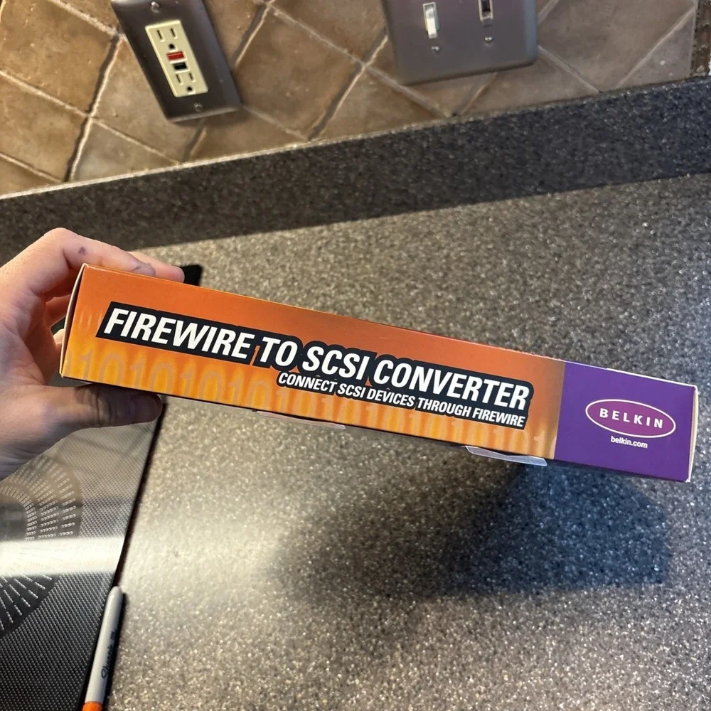BRAND NEW SEALED WINDOWS 98SE / 2000/ ME Belkin F5U541 FireWire to SCSI Adapter